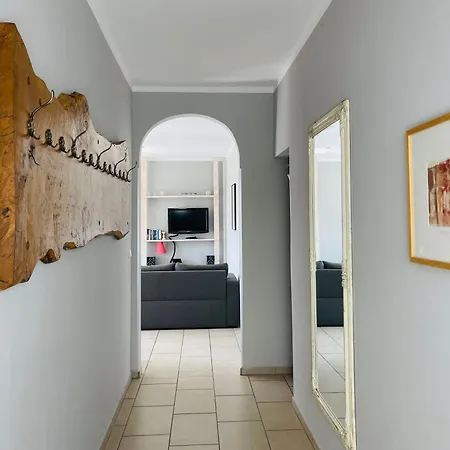 A02 Pamir Apartment